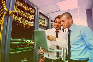 实体企业怎么实现数字化转型升级？广联达刁志中解答主题为拾级上